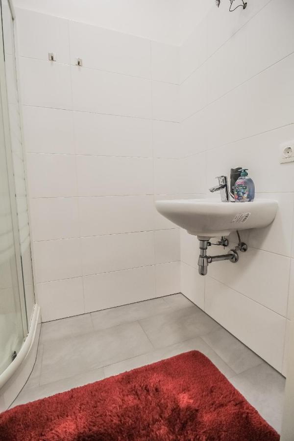 Comfort Apartment 5P Mz Wina Bagian luar foto