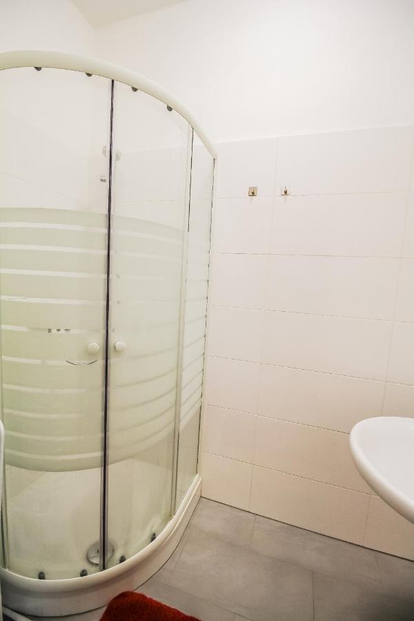 Comfort Apartment 5P Mz Wina Bagian luar foto